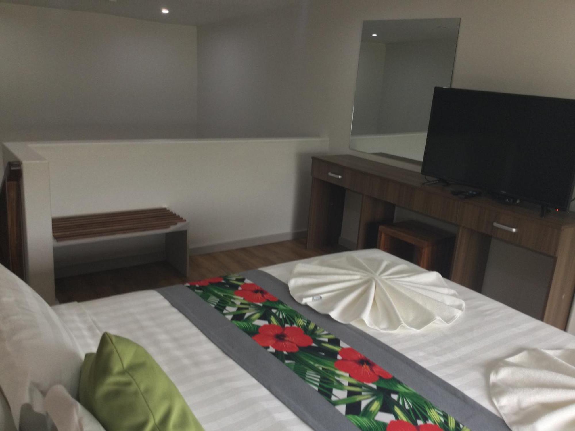 Vualiku Hotel & Apartments Nadi Esterno foto